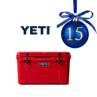 Rote YETI Kühlbox hinter Türchen 15.